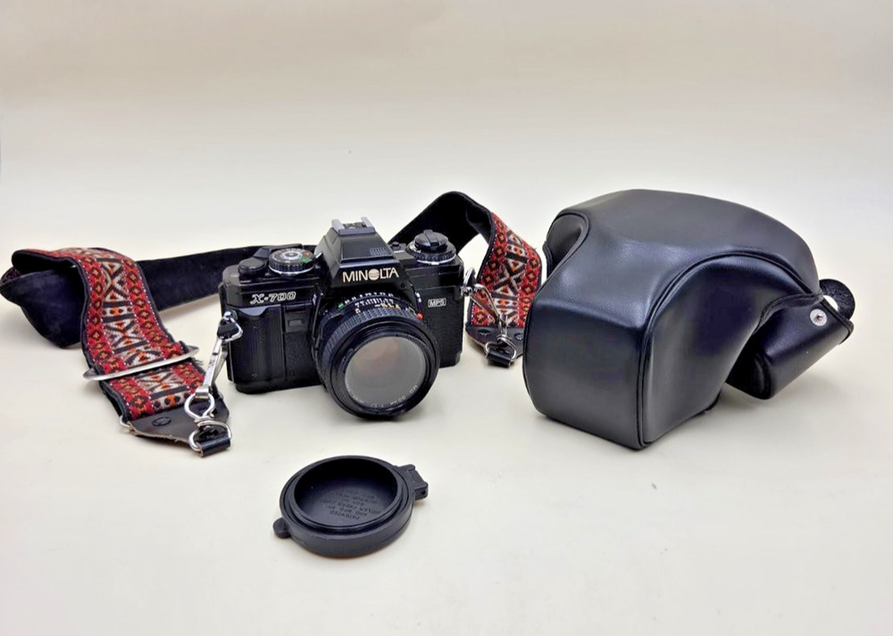 Minolta X-700 35mm SLR film camera Black 1980s Auto Exposure Program Modes